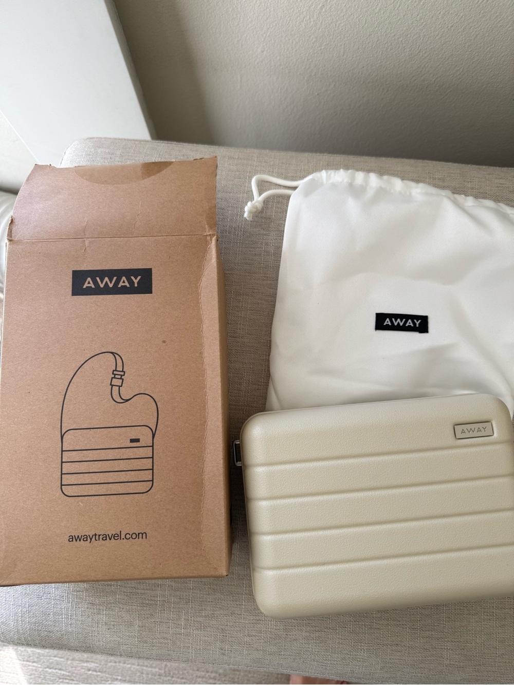 NWT - Away salt white - crossbody with Dust Bag